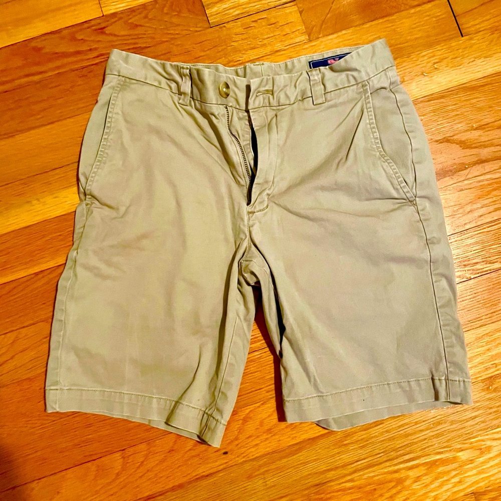 Vineyard Vines khakis shorts